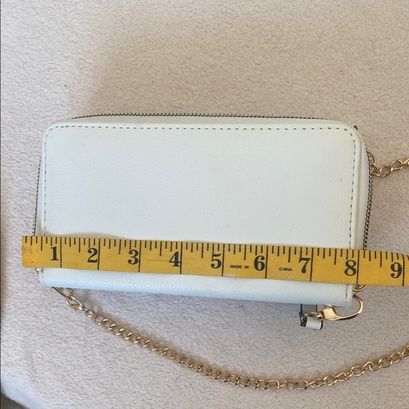 White faux leather Crossbody Bag / Wristlet with pocket for Cellphone - Picture 7 of 8